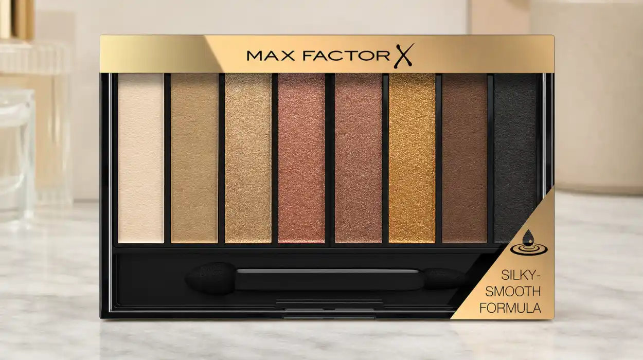 Paleta de sombras Max Factor Masterpiece Nude con 8 tonos y 4 acabados