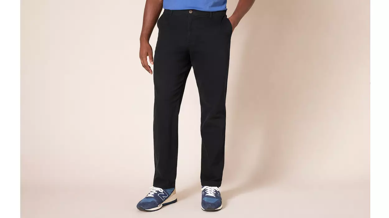 Pantalones chinos de pitillo Amazon Essentials elásticos negros para hombre