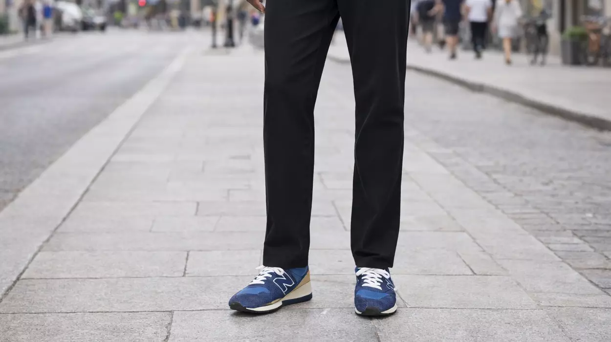 Pantalones chinos de pitillo Amazon Essentials con muy buenas valoraciones