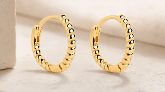 Pendientes Aro Twist de Singularu en Plata de Ley con baño en Oro de 18 k para mujer
