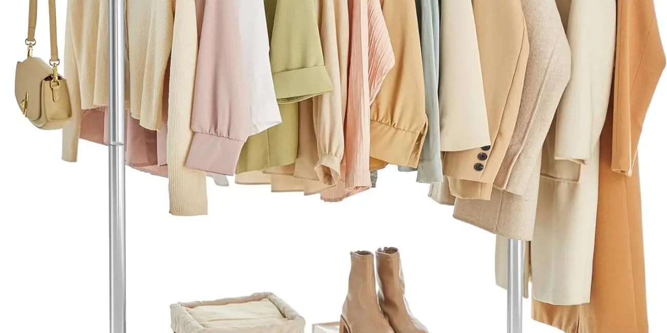 Perchero Burro Songmics con ruedas y barra extensible para cargar pesadas