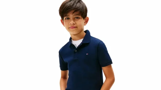 Polo Tommy Hilfiger de manga corta para niños, estilo Interlock Regular Fit