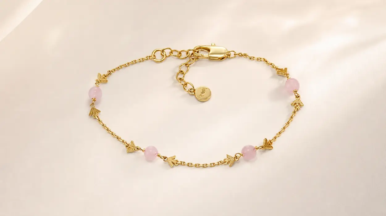 Pulsera Emporio Armani dorada con cierre de langosta para mujer