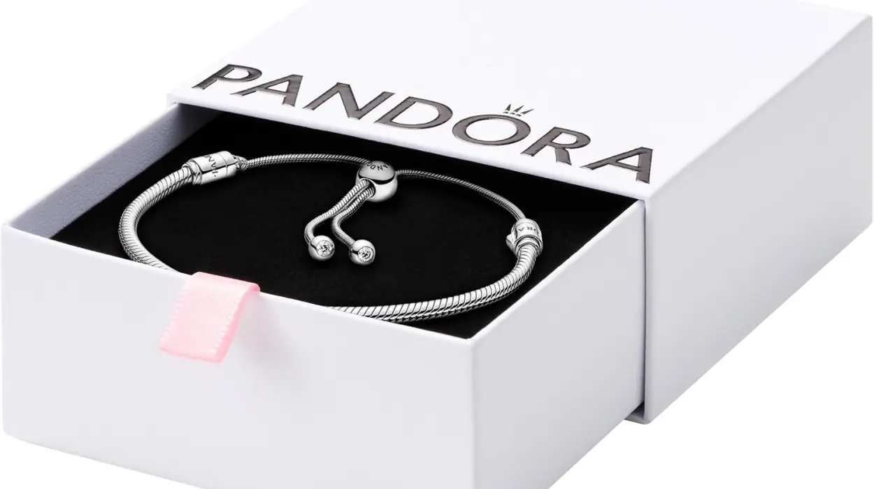 Pulsera Pandora de plata de ley con cadena de serpiente y circonitas cúbicas