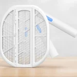 Raqueta mosquitos eléctrica AROEVE plegable de 4000V con luz azul y batería para uso en hogar o exterior