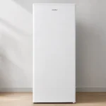 Frigorífico de una puerta Comfee' RCD235WH2EU(E) con 230L de capacidad, puerta reversible y termostato ajustable