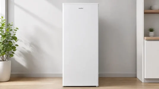 Frigorífico de una puerta Comfee' RCD235WH2EU(E) con 230L de capacidad, puerta reversible y termostato ajustable