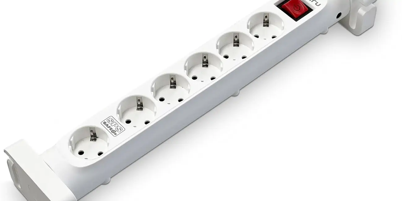 Regleta Salicru SPS Safe 6S con 6 tomas, interruptor y protección eléctrica activa