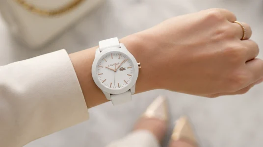 reloj-analogico-lacoste-con-correa-de-silicona-petit-pique-para-mujer