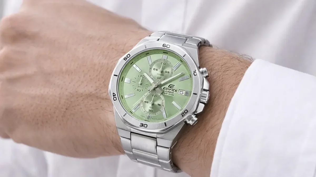 Diseño racing y rebaja brutal: Ahorra 60€ en este Casio Edifice y disfruta de un reloj elegante y prácticamente indestructible