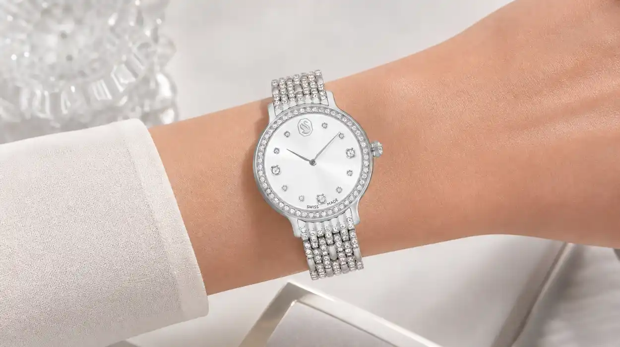 Reloj Swarovski Imber Swiss Made con 232 cristales y brazalete ajustable