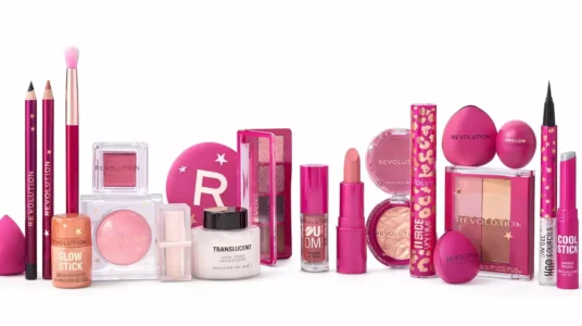 Revolution Calendario de Adviento de Maquillaje 2025 con 24 productos de belleza