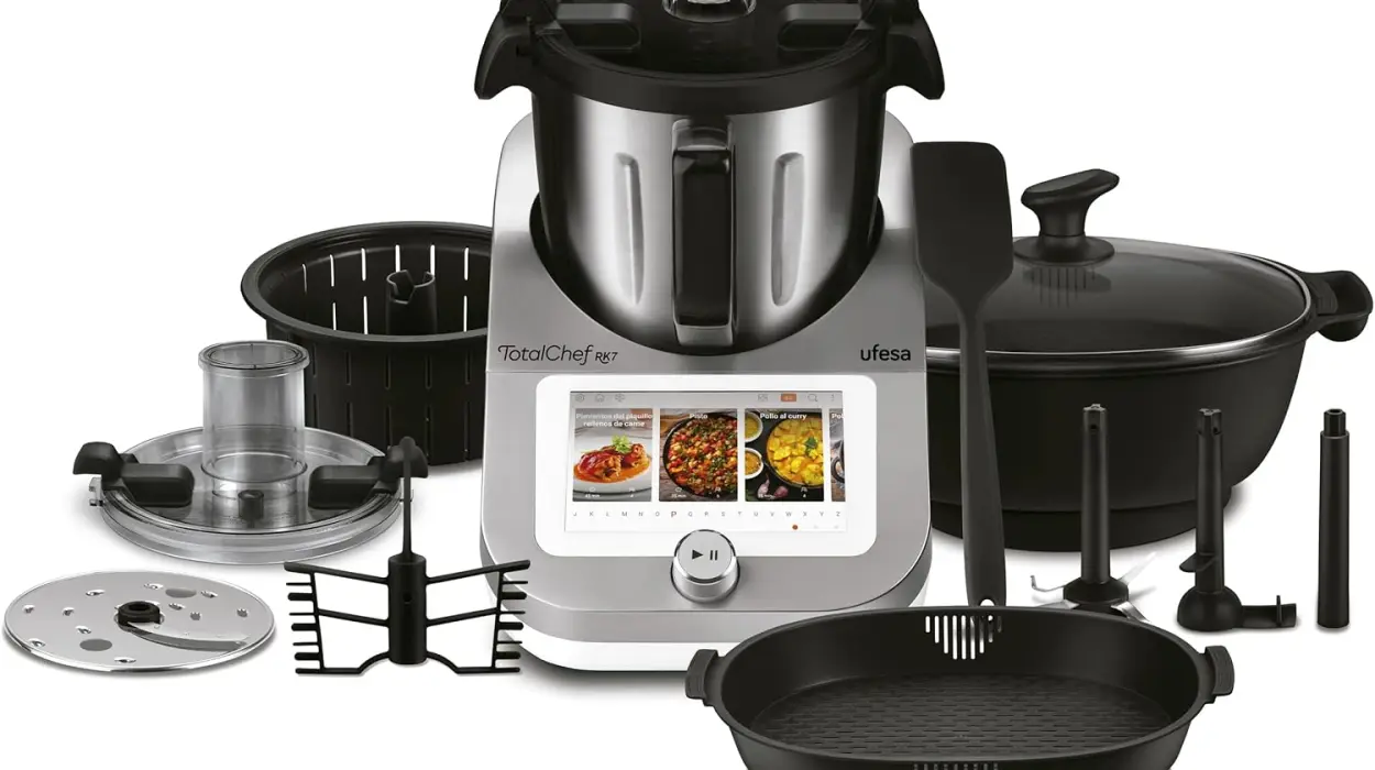 Cocinar nunca fue tan fácil: Robot de cocina Ufesa TotalChef RK7 multifunción con pantalla táctil, WIFI y recetario interactivo