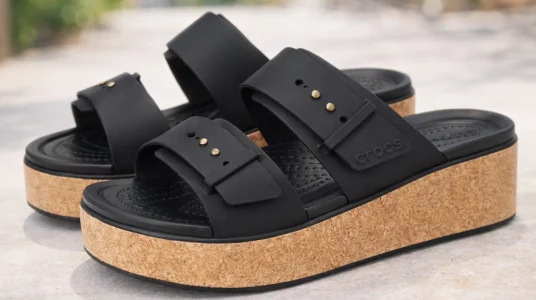 sandalias-crocs-brooklyn-cork-buckle