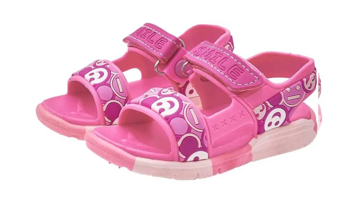 Esta sandalias de goma Chicco son perfectas para que tus peques disfruten de la playa y la piscina, a un precio DE RISA