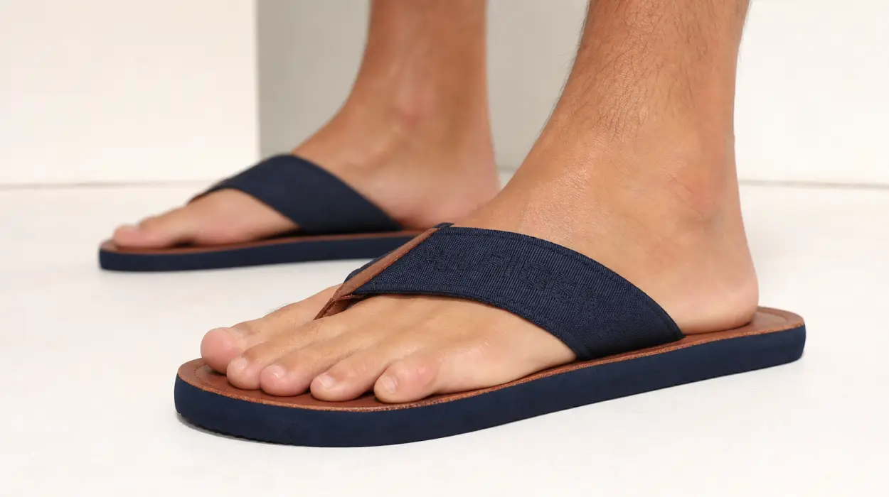 Sandalias de playa Tommy Hilfiger de cuero para hombre