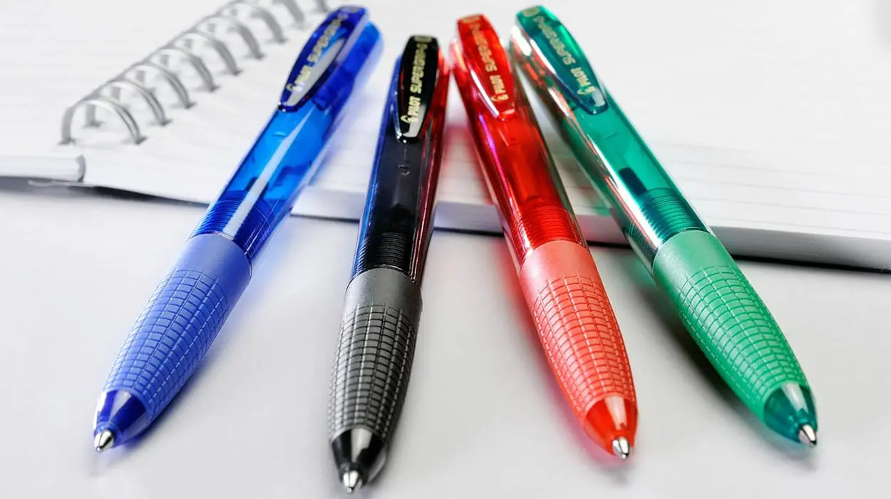 Set de 12 bolígrafos recargables Pilot Supergrip G barato