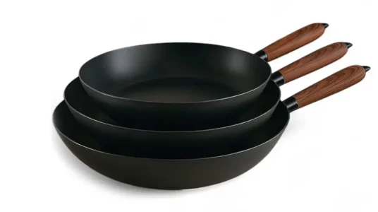 Set de 3 sartenes de hierro fundido Happy Friends