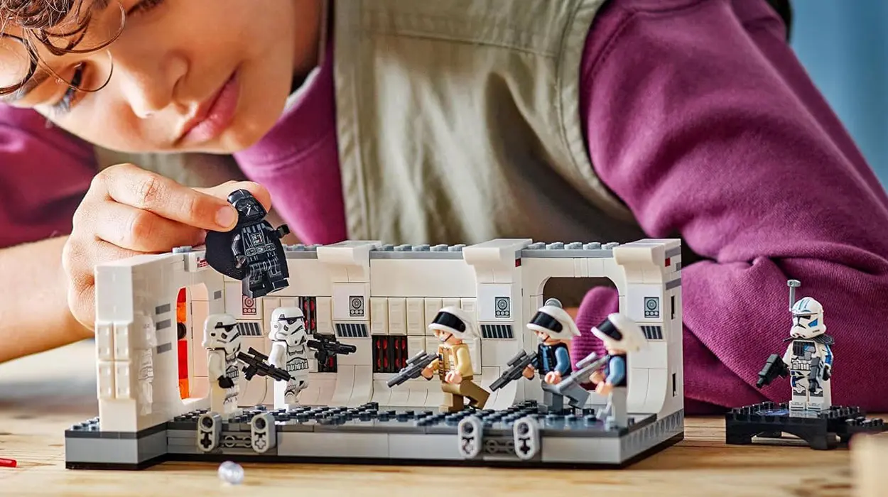 Set Abordaje de la Tantive IV de LEGO Star Wars barato