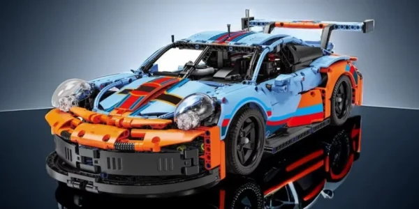 Set de construcción Porsche 911 RSR tipo LEGO