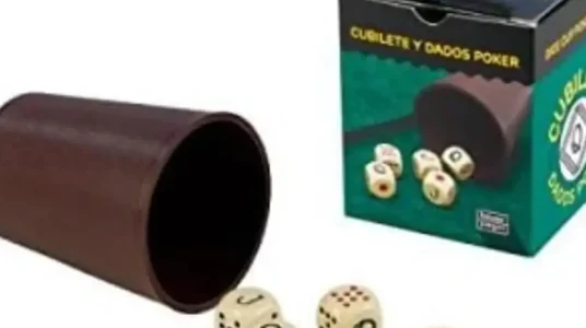Chollo set falomir de cubilete y 5 dados incluidos