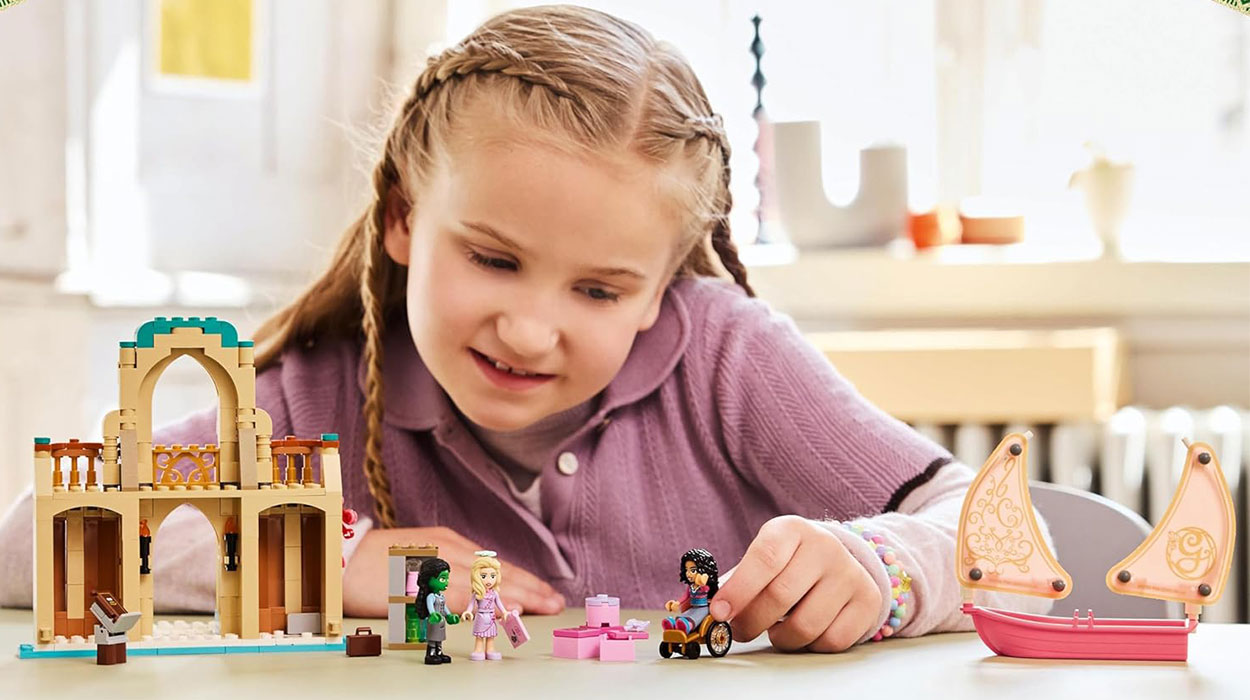 Set Glinda, Elphaba y Nessarose en Shiz University de LEGO Wicked barato
