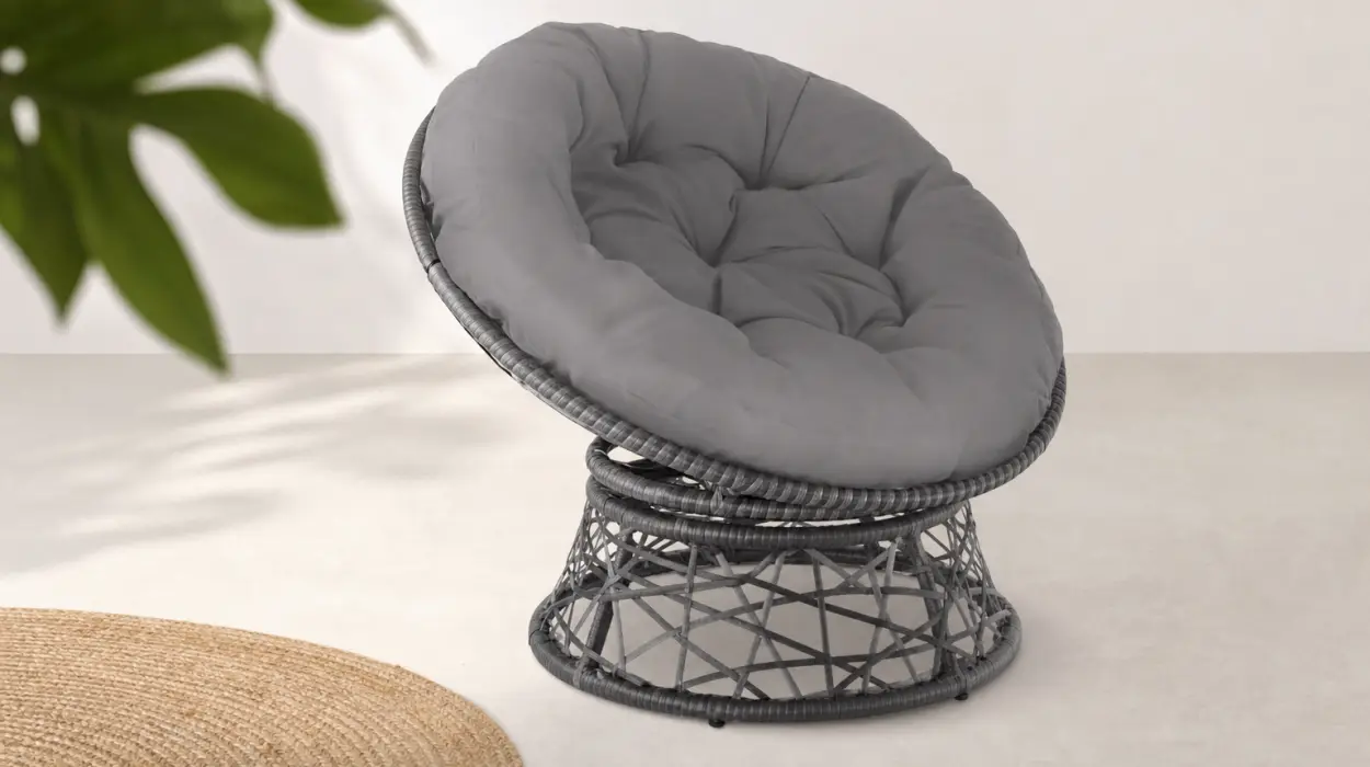 Sillón tectake de ratán y acero en forma de cuenco, giratorio y con cojín mullido
