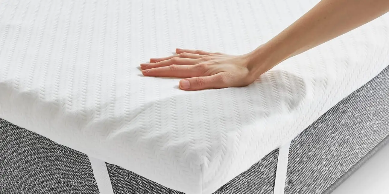 Comodidad de hotel sin cambiar de cama: sobrecolchón mullido Pikolin Home topper viscoelástico de 7 cm para cama de 150