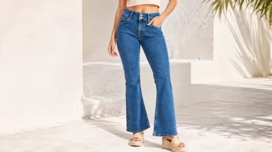 Vaqueros Pepe Jeans Flare MW Venus para mujer, diseño acampanado en azul