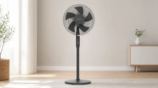 Ventilador de pie Newlux con mando a distancia y altura regulable