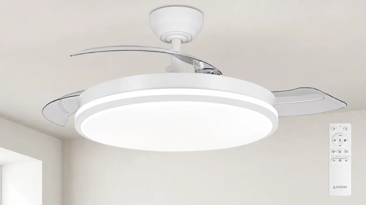 Ventilador de techo LEDUNI con luz LED regulable y aspas retráctiles