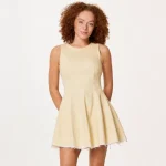 Vestido corto de mezclilla Amazon Essentials ajustado y acampanado para mujer