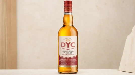 Whisky DYC Doble Destilación Blended Español de 70 cl