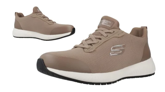 zapatillas Skechers Squad SR en color topo para mujer