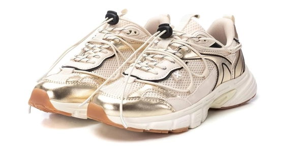 zapatillas XTI 14405202 con detalles dorados para mujer oferta