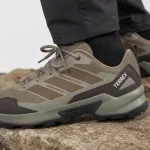 Zapatillas de senderismo adidas Terrex Eastrail 3 para hombre en color marrón
