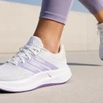 Zapatillas adidas TREADMOVE W para mujer, con horma clásica y empeine textil y sintético