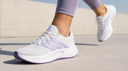 Zapatillas adidas TREADMOVE W para mujer, con horma clásica y empeine textil y sintético