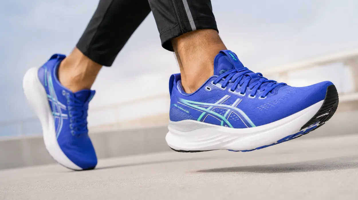 Zapatillas Asics Gel-Kayano 32 con tecnología GEL y soporte Dynamic DuoMax