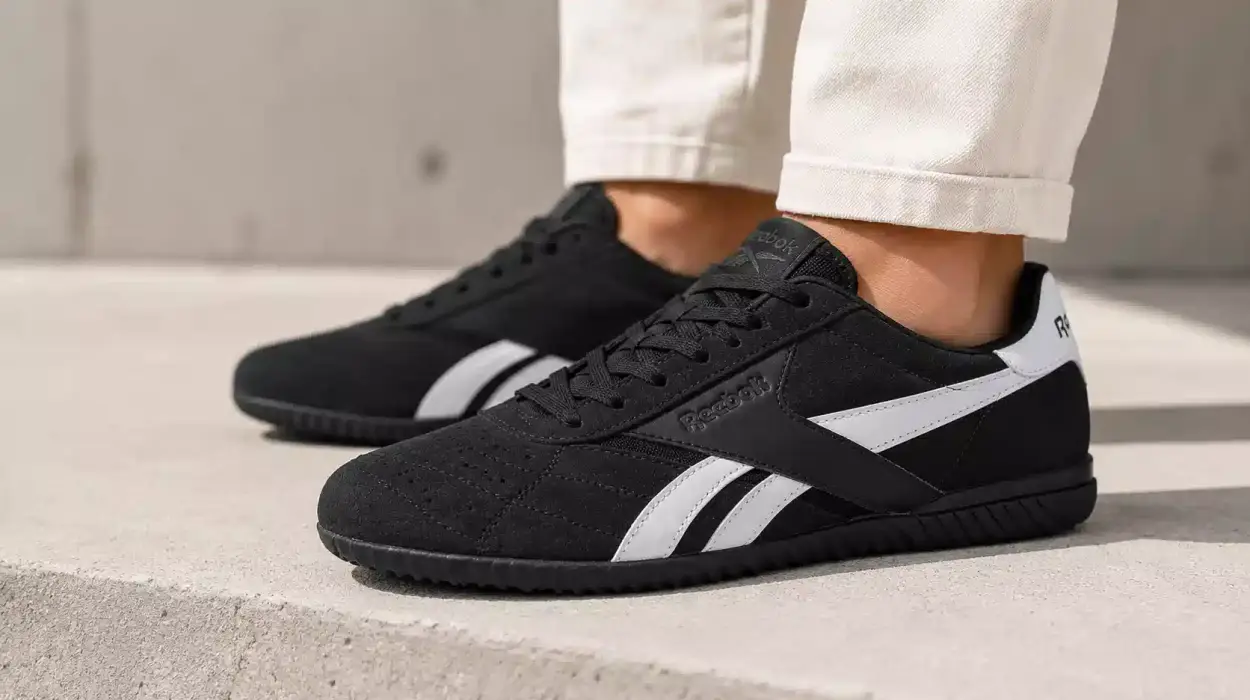 Zapatillas unisex Reebok Retro Ace en color negro y gris, talla 42 EU