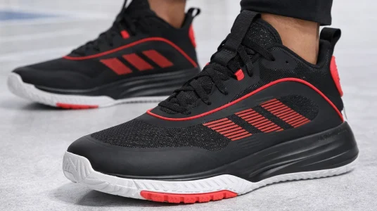 zapatillas de basket Adidas Own The Game 3