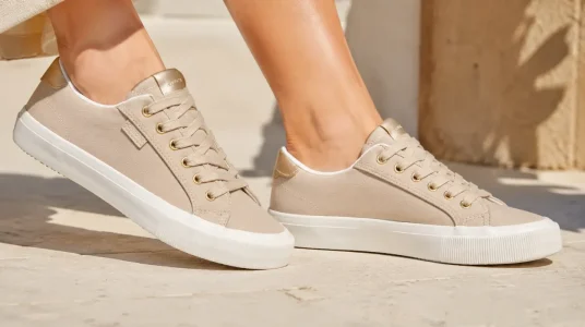 Zapatillas de mujer Geox D Emmeleny A en color beige