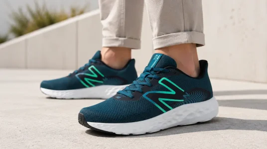 Zapatillas New Balance 411 Sneaker con malla transpirable y suela de goma resistente