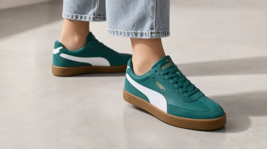 Zapatillas Puma Club II Era en color Emerald Ice White Green