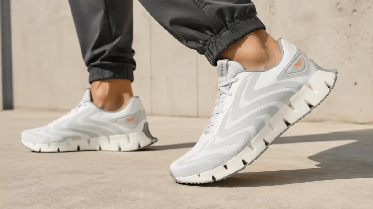 Zapatillas Reebok Zig Rise unisex en color gris perlado, ideales para fitness casual y caminar