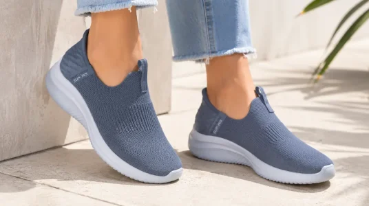 Zapatillas Skechers Ultra Flex 3.0 Cozy Streak para mujer en azul