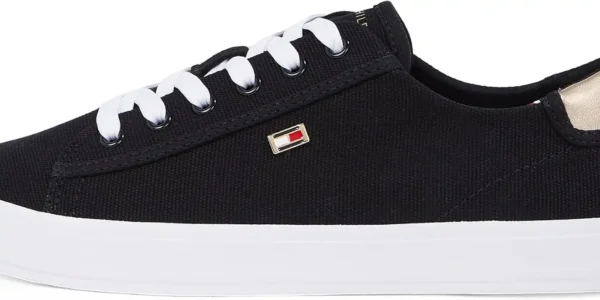 Chollo Zapatillas Tommy Hilfiger Vulc Canvas Lace Up negras para mujer en talla 38