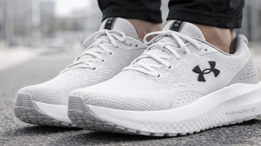 zapatillas-under-armour-ua-charged-surge-4-gris