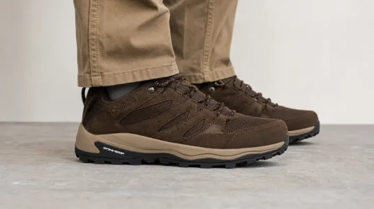 Columbia Redmond IV Low: zapatos impermeables para hombre con malla transpirable y entresuela liviana